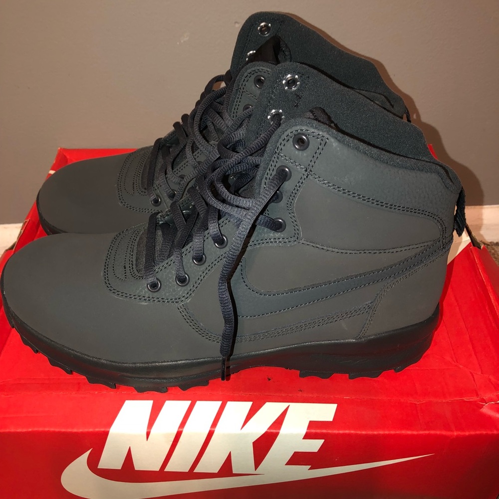 Nike boots